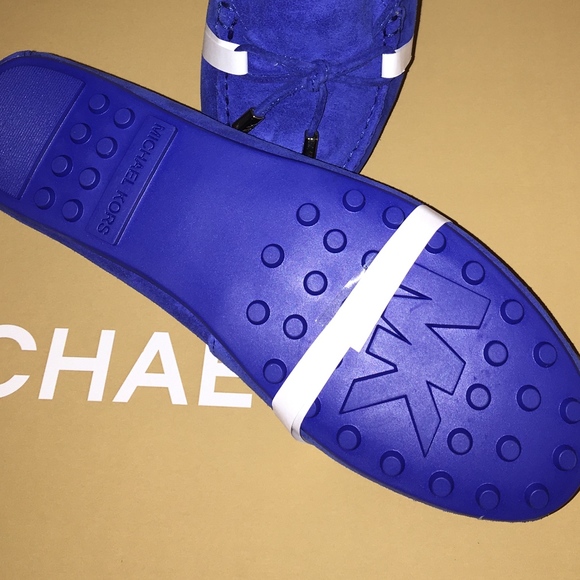 NWT - MICHAEL KORS BLUE SUEDE MOCS - SIZE 8M - Picture 8 of 8